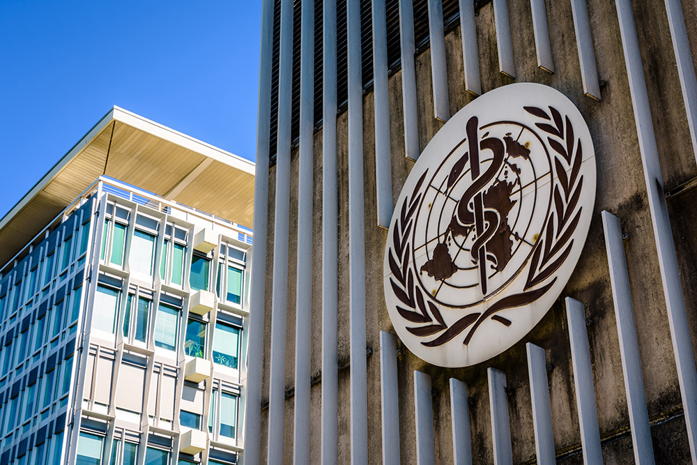 Siège de l'OMS à Genève, dont l'Organisation mondiale de la Santé recense l'hypnose parmi les thérapies non conventionnelles